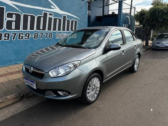 FIAT GRAND SIENA 1.6 MPI ESSENCE 16V FLEX 4P MANUAL FIAT GRAND SIENA 1.6 MPI ESSENCE 16V FLEX 4P MANUAL